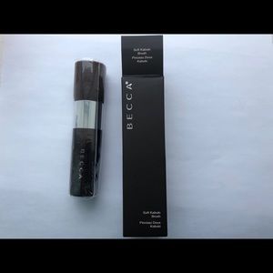Becca Kabuki Brush Never been used